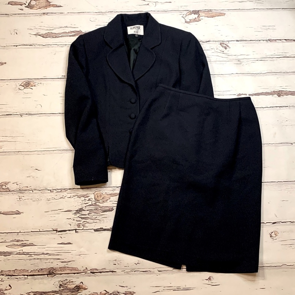 Kasper, navy blue blazer and skirt, size 8